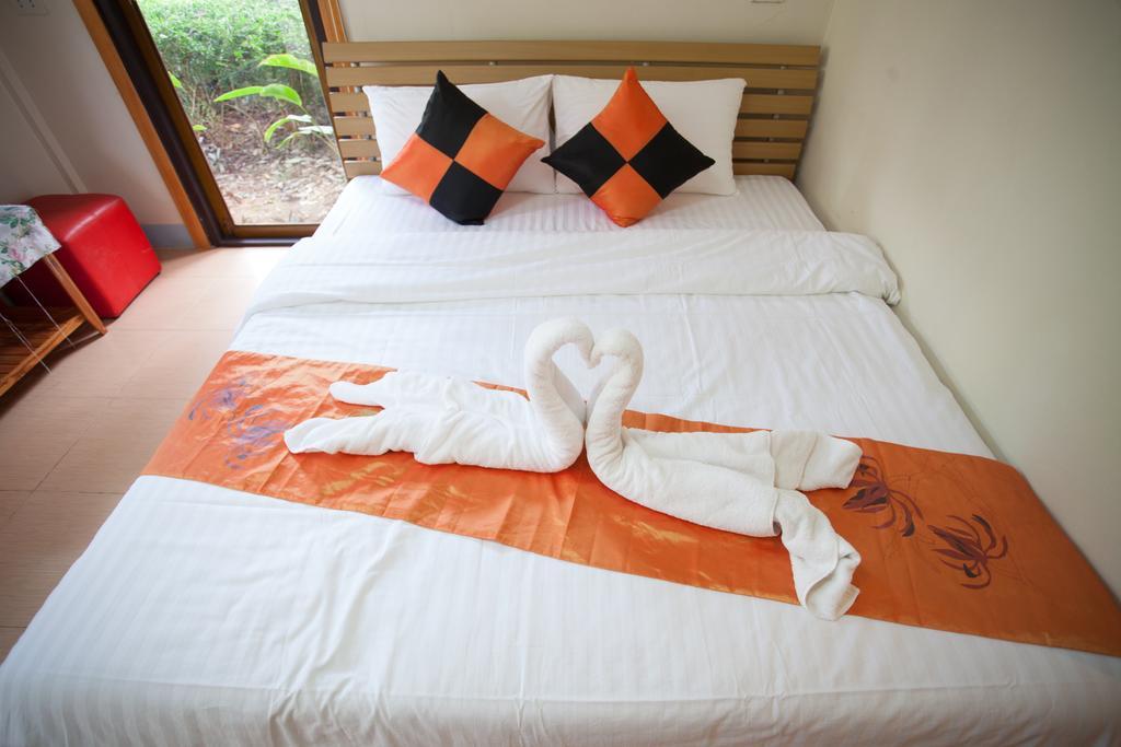 Dusit Talai Resort Nong Nam Daeng Exterior foto