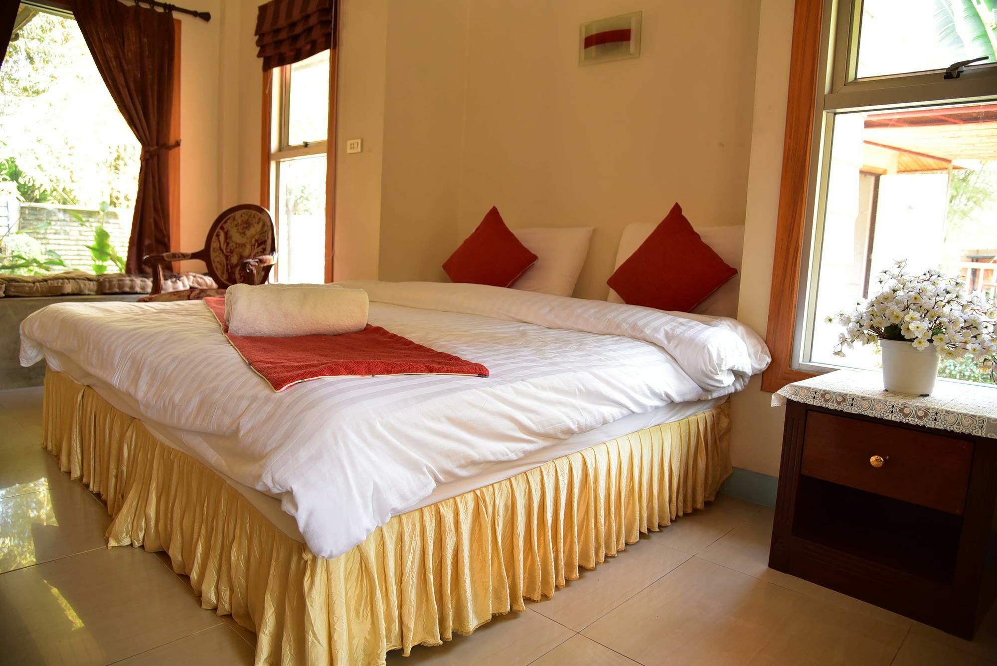 Dusit Talai Resort Nong Nam Daeng Exterior foto