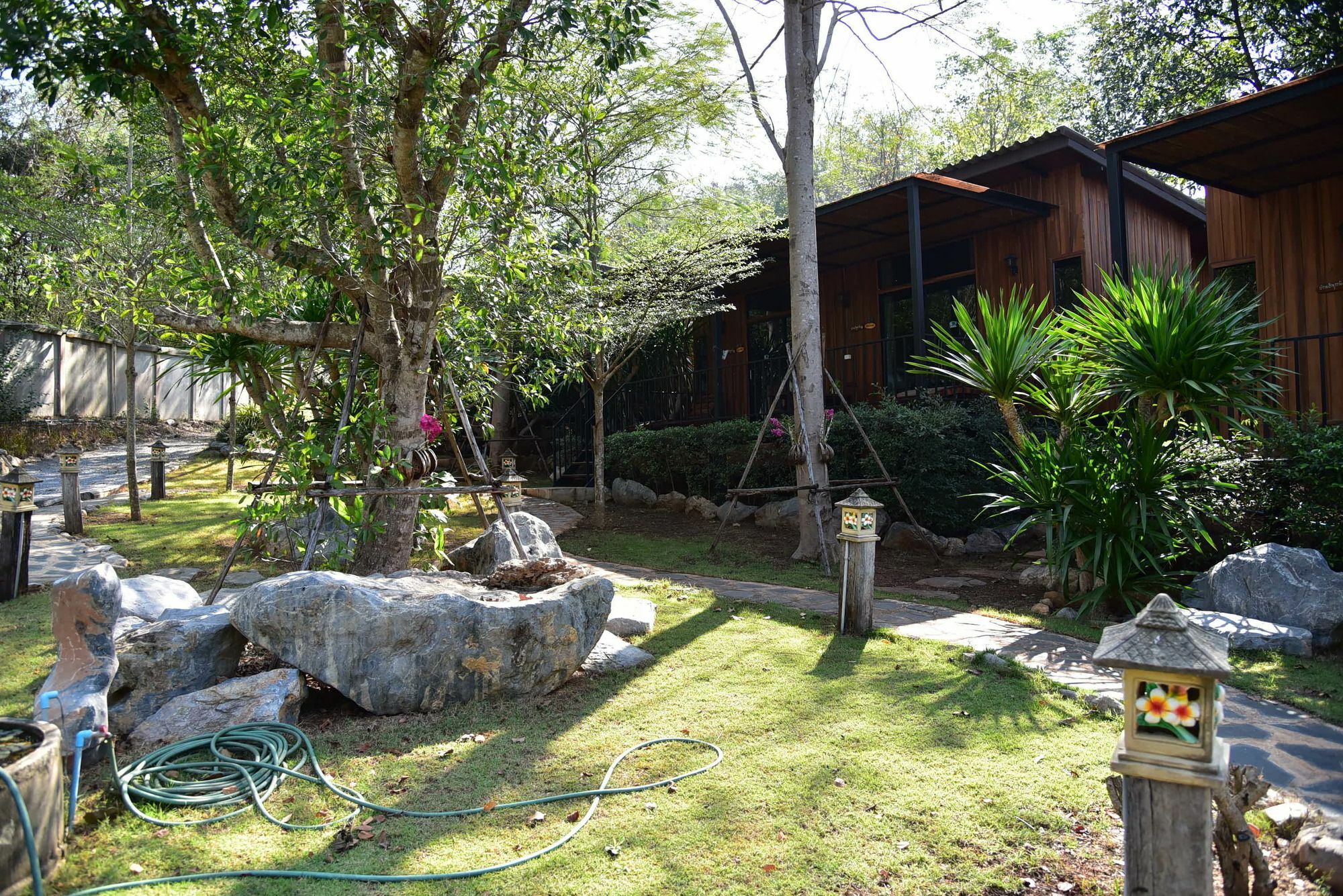 Dusit Talai Resort Nong Nam Daeng Exterior foto