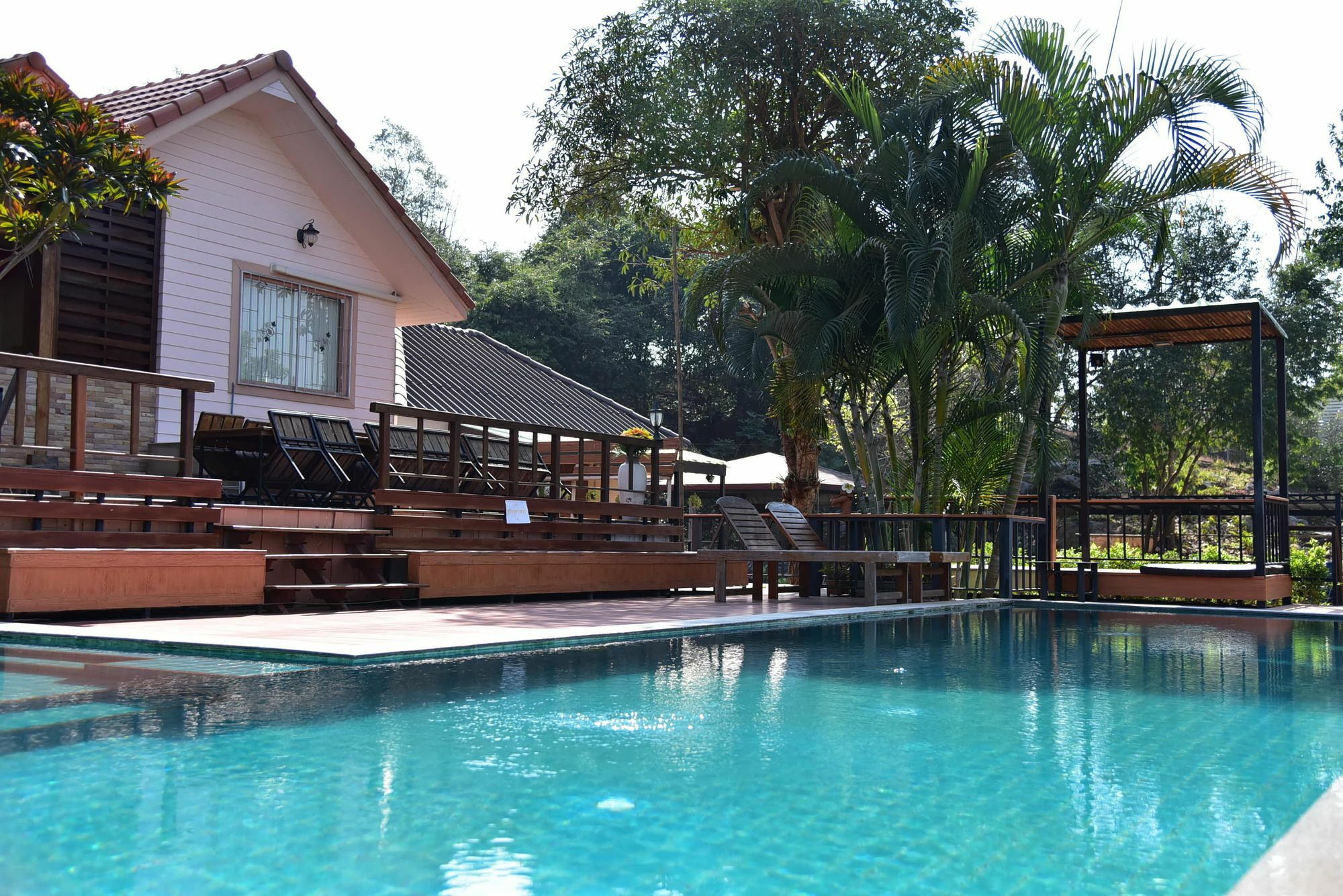 Dusit Talai Resort Nong Nam Daeng Exterior foto